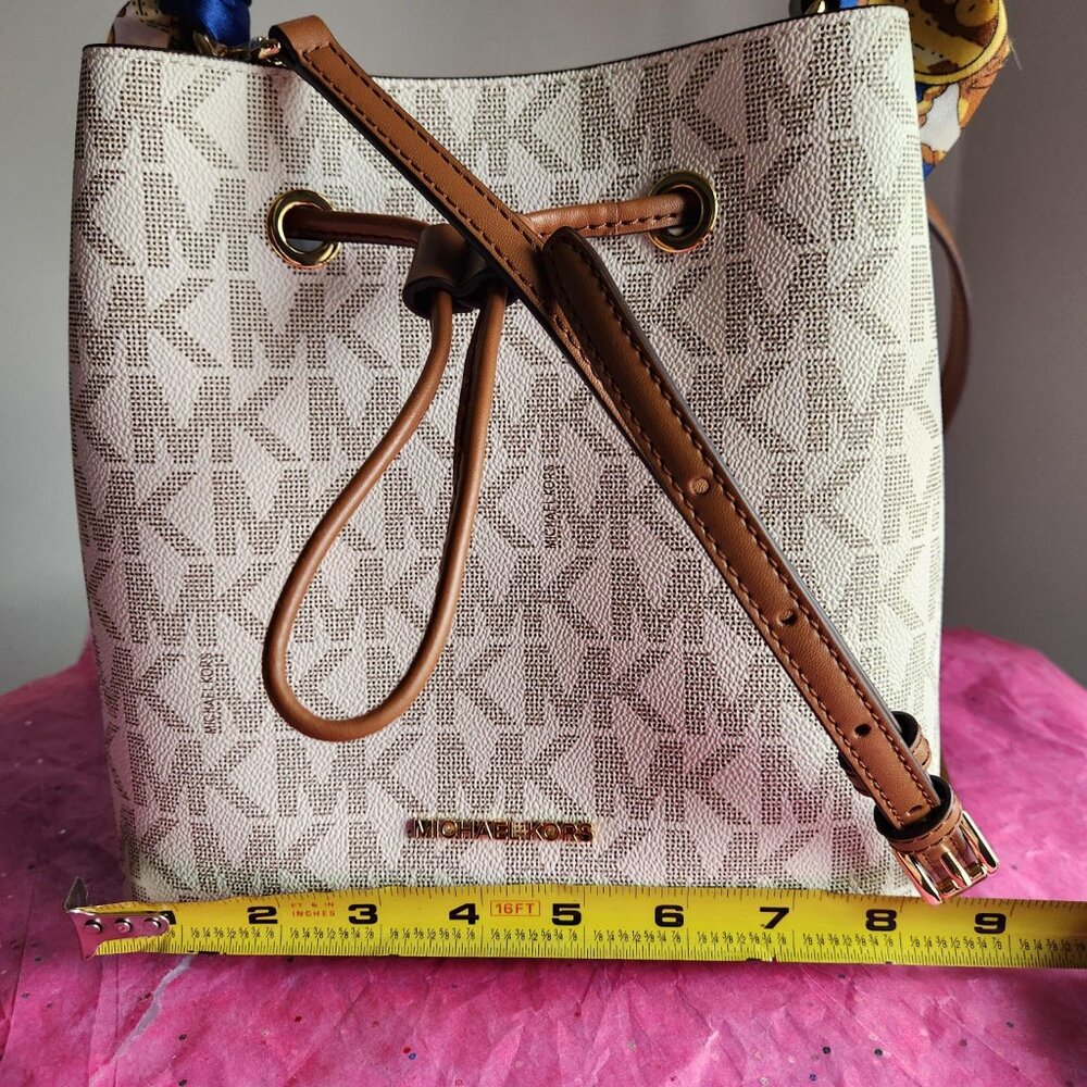 Michael Kors Bucket Messenger 3 Pc set NWT - Picture 7 of 16